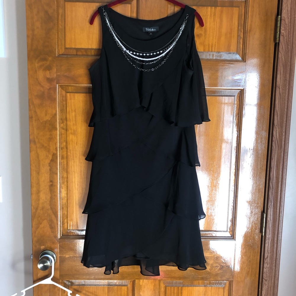 S.L. Fashion Black Dress. Size Large